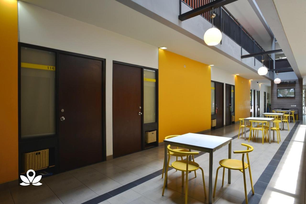 Zen Rooms Setiabudi Barat Jakarta Bagian luar foto
